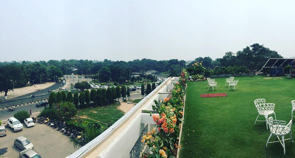 Hotel Sunbeam Chandigarh Exterior photo