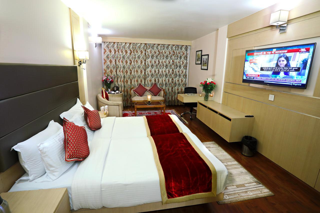 Hotel Sunbeam Chandigarh Exterior photo